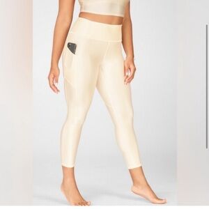 NWT Fabletics Oasis Shine High-Waisted Leggings 7/8 champagne cream white XS 4